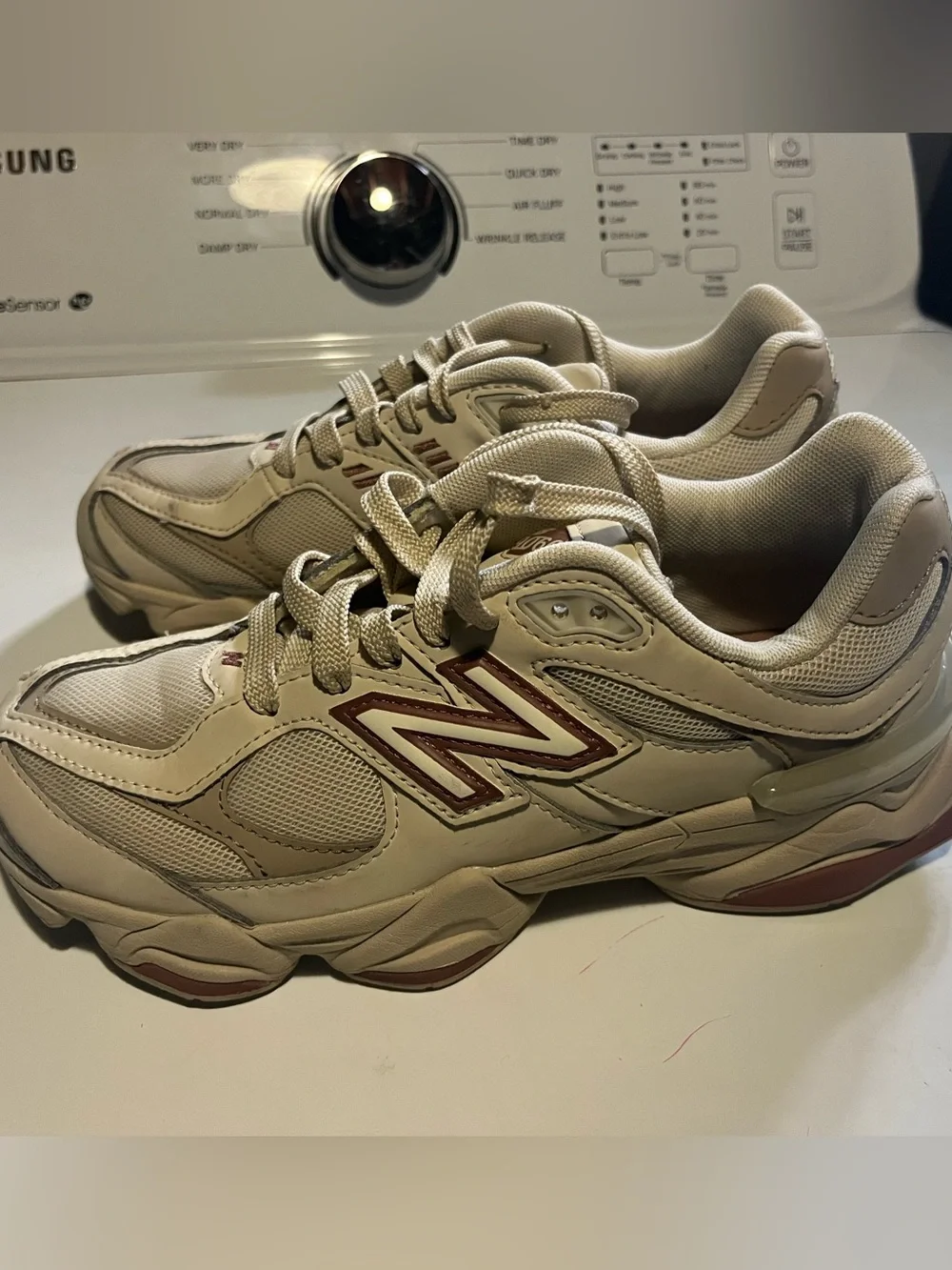 New Balance Cream/Tan Sneakers with Maroon N Logo